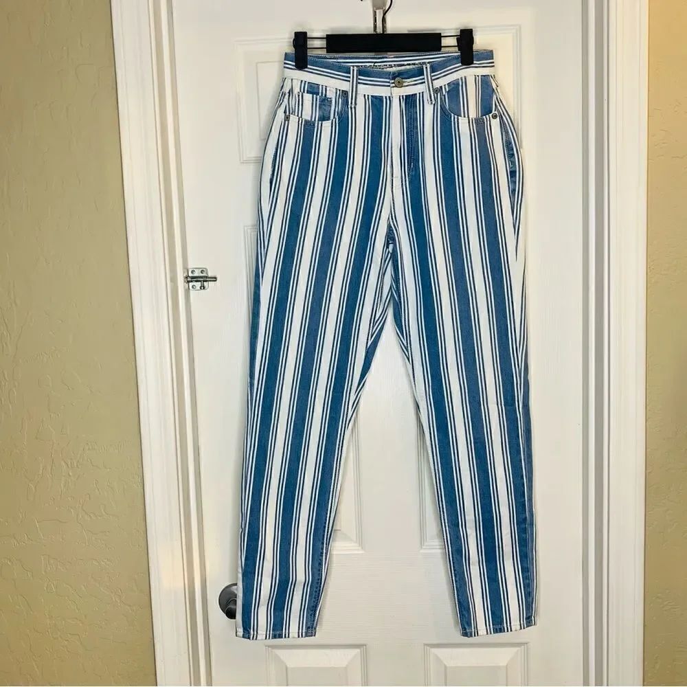 American Eagle Blue & White Striped High Rise Mom Jeans.Size 0